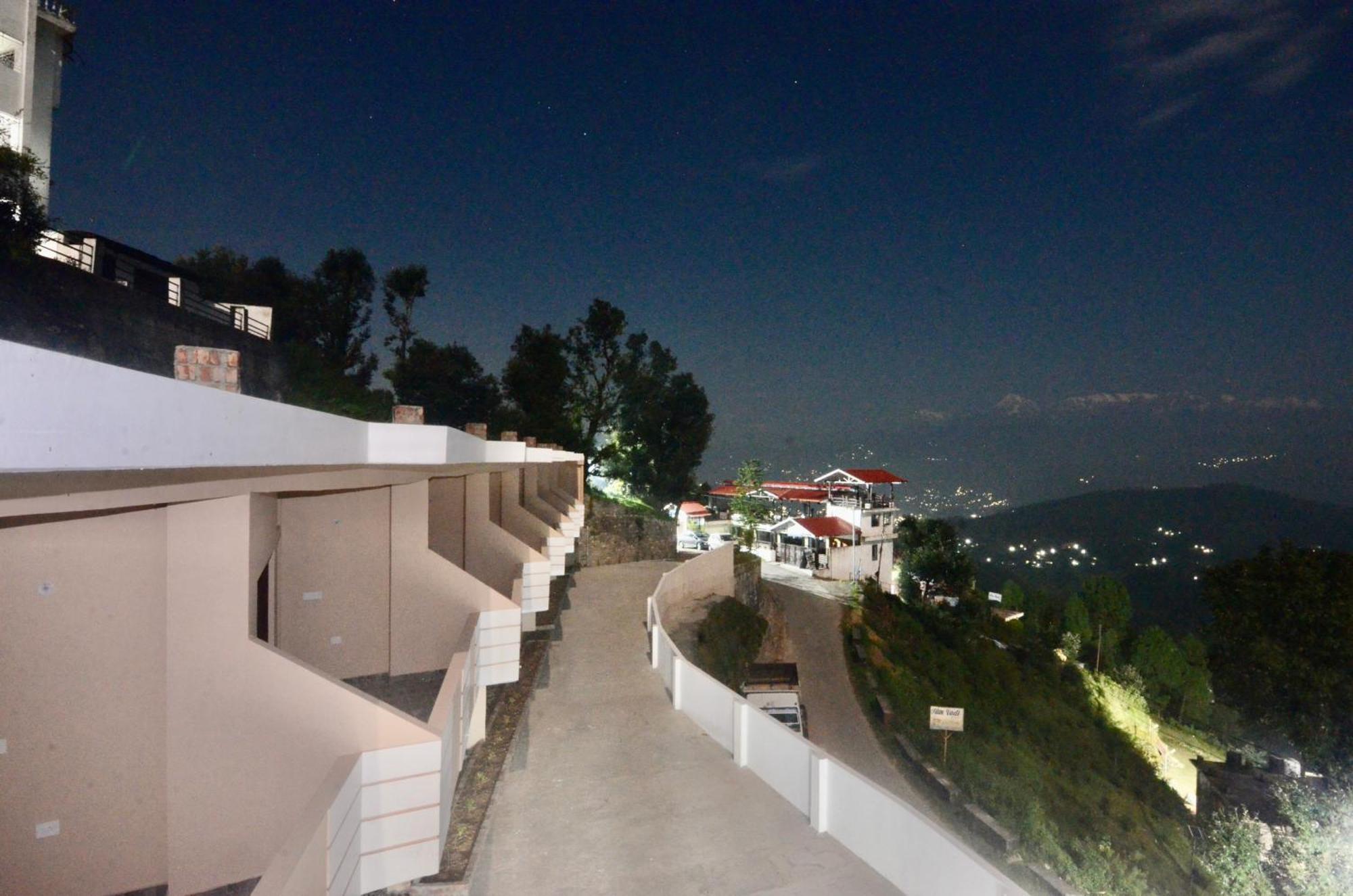 Uttarakhand Resort 코사니 외부 사진