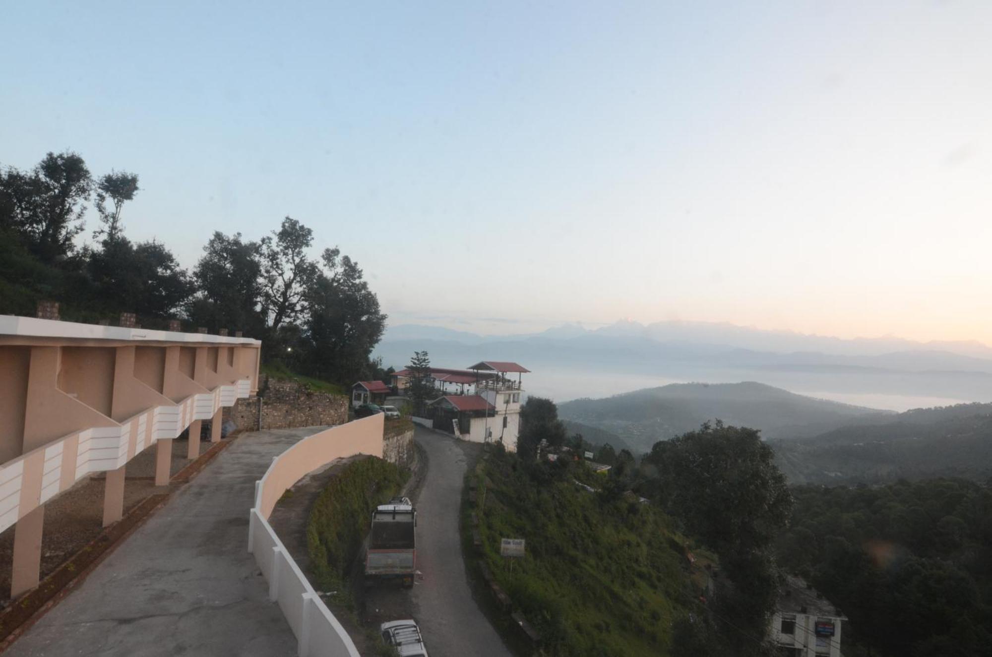 Uttarakhand Resort 코사니 외부 사진