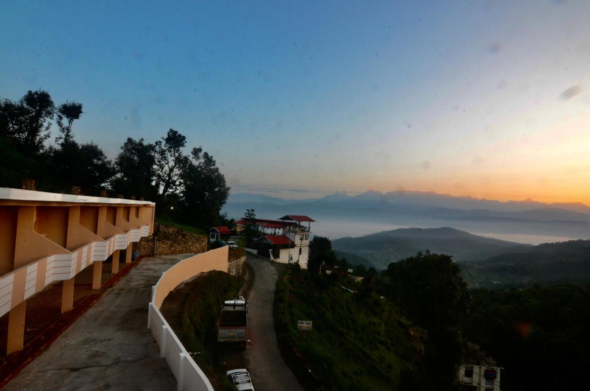 Uttarakhand Resort 코사니 외부 사진